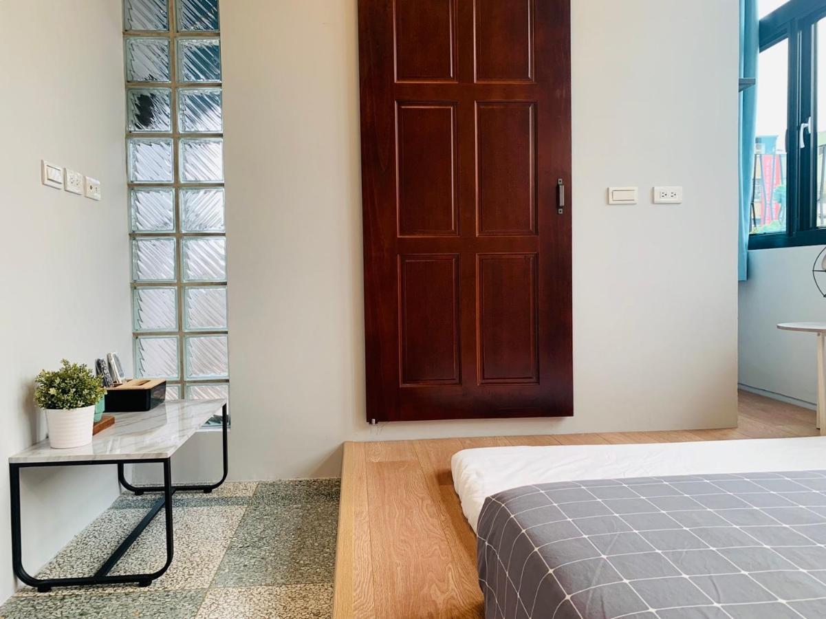 Oyaji Guesthouse-依人數床位數計價開放房型 Тайнан Екстериор снимка