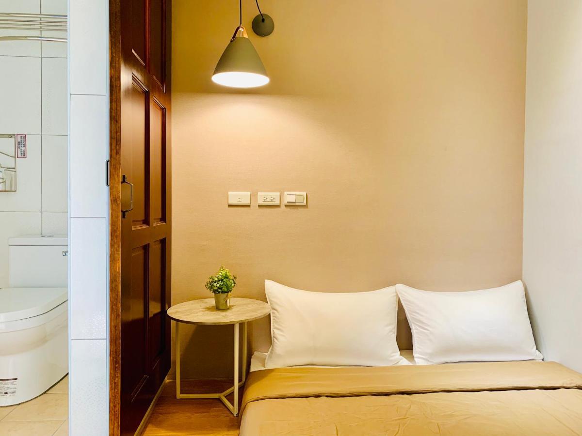 Oyaji Guesthouse-依人數床位數計價開放房型 Тайнан Екстериор снимка