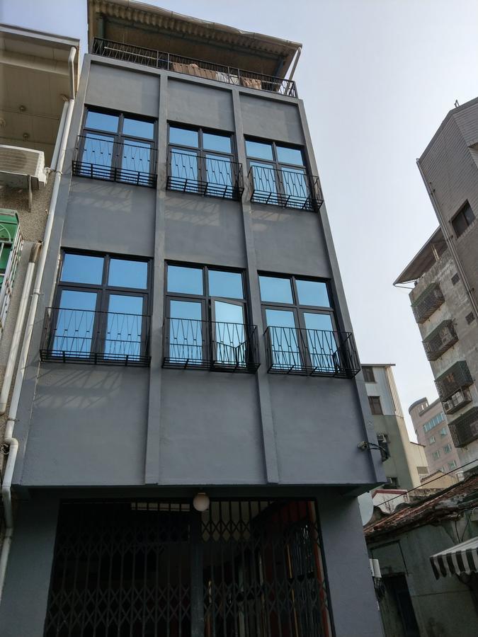 Oyaji Guesthouse-依人數床位數計價開放房型 Тайнан Екстериор снимка