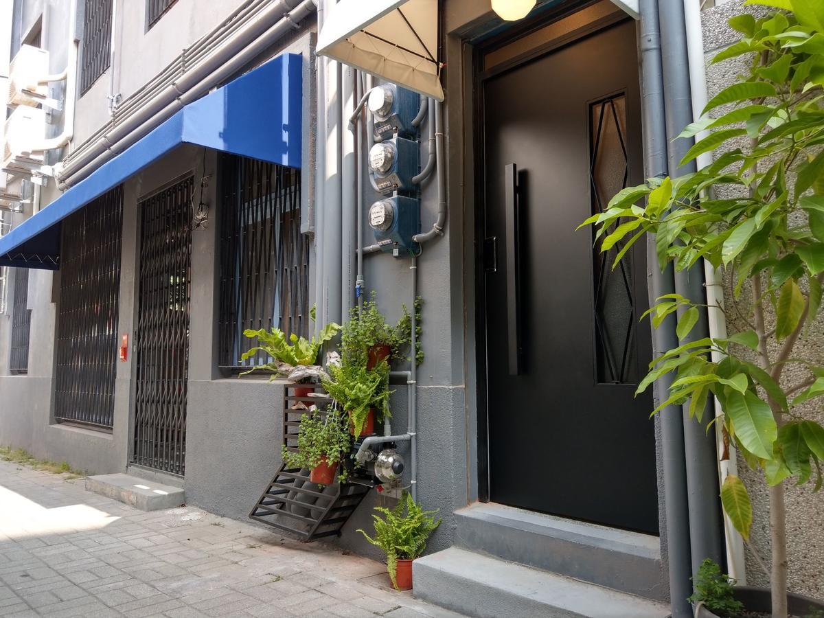 Oyaji Guesthouse-依人數床位數計價開放房型 Тайнан Екстериор снимка